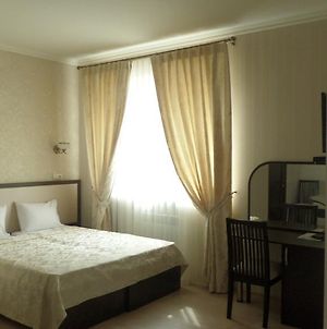Royal Hotel Κχαρκίβ Room photo