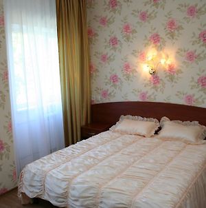 Hotel Aleksandria Κχαρκίβ Room photo