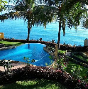 Teluk Indah Beach & Pool Villa Tejakula Exterior photo