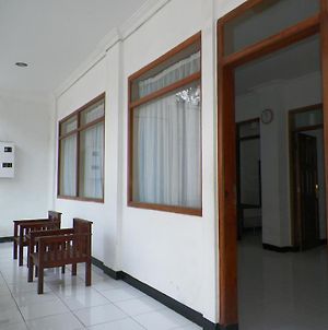 Aquarium Hotel Pangandaran Exterior photo