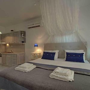 Aloe Luxury Apartments & Suites Πόρτο Χέλι Exterior photo
