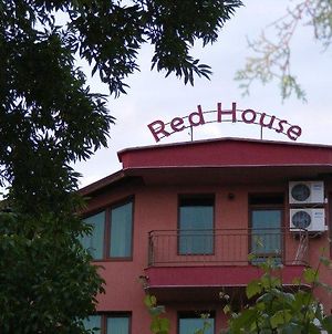 Red House Family Hotel Ράβντα Exterior photo