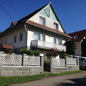 Jucus Vendeghaz Διαμέρισμα Zebegény Exterior photo