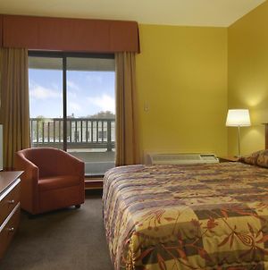 Dartmouth Oceanview Hotel Χάλιφαξ Room photo