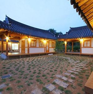 Gyeongju Hanok Pen Town Guesthouse Exterior photo