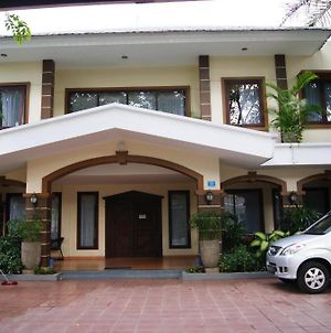 Grand Sumatera Hotel Σουραμπάγια Exterior photo