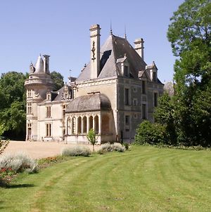 Chateau De La Court D'Aron Bed and Breakfast Saint-Cyr-en-Talmondais Exterior photo