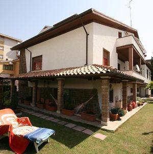 La Villa Pratola Peligna Exterior photo