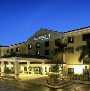Four Points By Sheraton Fort Myers Airport Ξενοδοχείο Exterior photo
