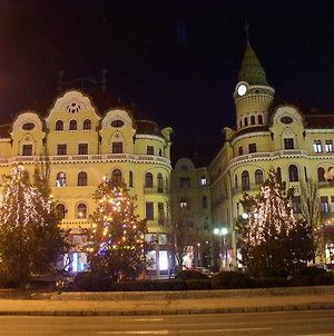 Hotel Vulturul Negru Oradea Exterior photo