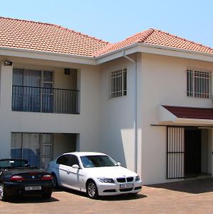 17 On 13Th Guest House Edenvale Exterior photo