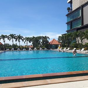 Blue Ocean Suite Pattaya Exterior photo