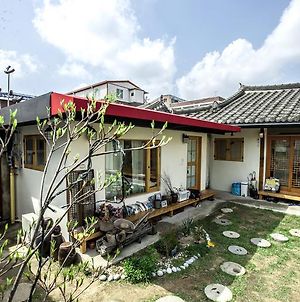 Jeonju Indigo Hanok Guesthouse Exterior photo
