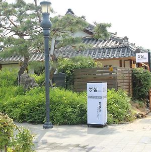 Sungsim Hanok Guesthouse Jeonju Exterior photo