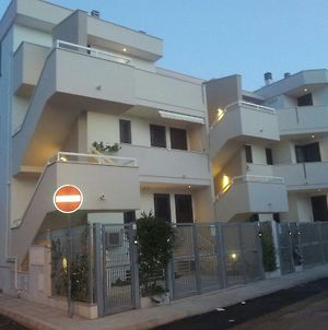La Vela Apartaments Porto Cesareo Exterior photo