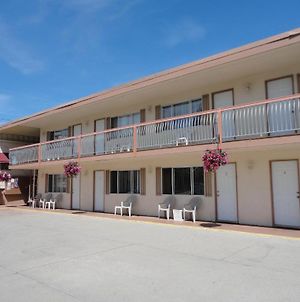 Bella Villa Resort Motel Osoyoos Exterior photo