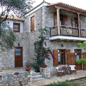 Homeberry Traditional Stone House In Τυρός Exterior photo