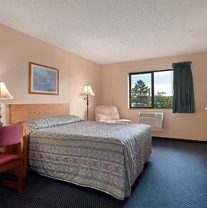Travelodge Campbell River Room photo