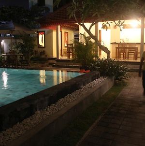 Puri Clinton Bali Διαμέρισμα Νούσα Ντούα Exterior photo