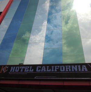 California Hotel Τζακάρτα Exterior photo