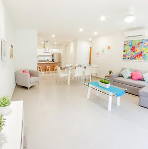 Bright-Colored 2Br Condo At 38Th By Happy Address Πλάγια Ντελ Κάρμεν Exterior photo