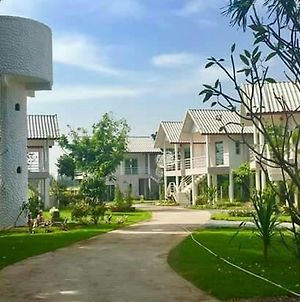 Baansuan Keb Tawan Resort Lop Buri Exterior photo