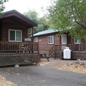 Russian River Camping Resort Studio Cabin 4 Cloverdale Exterior photo