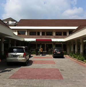 The Margangsa Hotel Solo Exterior photo