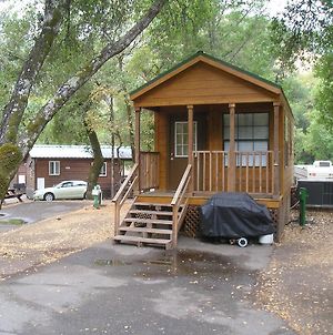Russian River Camping Resort One-Bedroom Cabin 2 Cloverdale Exterior photo