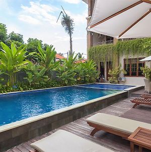 Reddoorz @ Kubu Anyar 3 Ξενοδοχείο Kuta Lombok Exterior photo