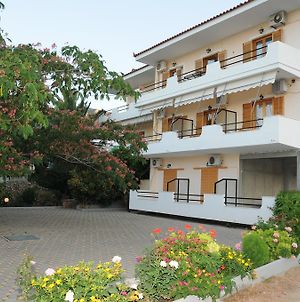 Laloudaki Apartments Τυρός Exterior photo