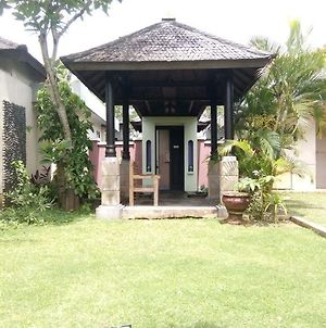 Villa Bora-Bora Kalicaa Tanjung Lesung Exterior photo