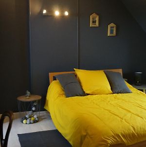 Le Petit Chaton Bed and Breakfast Parigné-lʼÉvêque Exterior photo