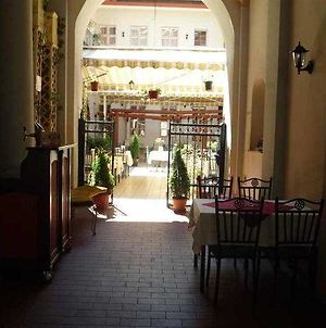 Fehar Pava Restaurant And Hostel Βουδαπέστη Exterior photo