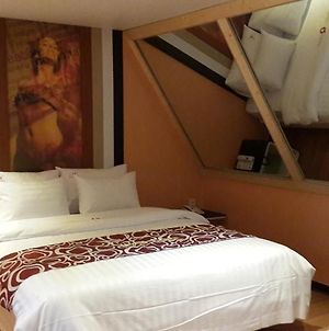 Hotel Queen, Σουγόν Room photo