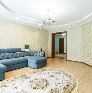Family Apartments Yapeeva Καζάν Exterior photo