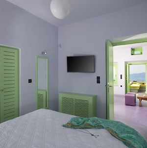 Santorini Royal Suites Φηρά Exterior photo