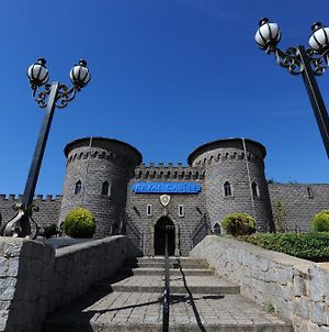 Kryal Castle Μοτέλ Μπάλαρατ Exterior photo