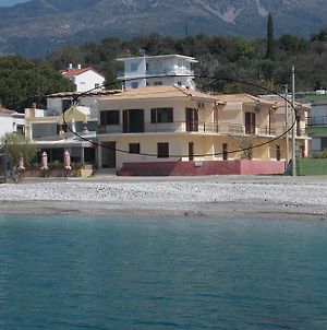 Akrogiali Beach Apartments Exterior photo