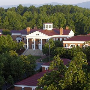 University Of Virginia Inn At Darden Σάρλοτσβιλ Exterior photo