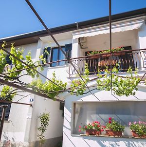 2 Rooms App For 3 Persons With 2 Terraces Near Beach&Town Πόρετς Exterior photo