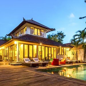 Luxury Villa Kudeta 300M Beach And Heart Of Seminyak Exterior photo