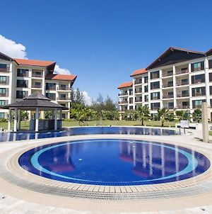 Sabah Beach Villas & Suites Κότα Κιναμπαλού Exterior photo