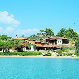 Villa Beyond Paradise Διάπορος Exterior photo
