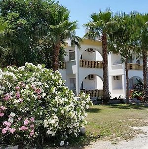 Paradise Bed and Breakfast Κερύνεια Exterior photo