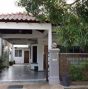 Carol Guesthouse Malacca Exterior photo