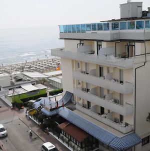 Byron Ξενοδοχείο Μιλάνο Μαριτίμα Exterior photo