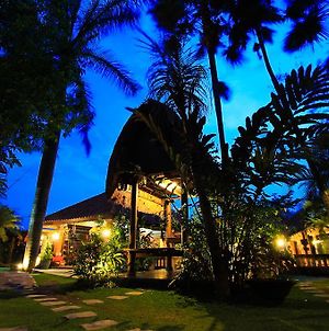 Ubud Hotel And Villas Μαλάνγκ Exterior photo