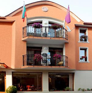Lucky Hotel Βελίκο Τίρνοβο Exterior photo