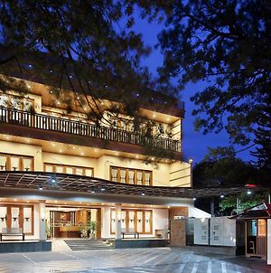 Kertanegara Premium Guest House Μαλάνγκ Exterior photo